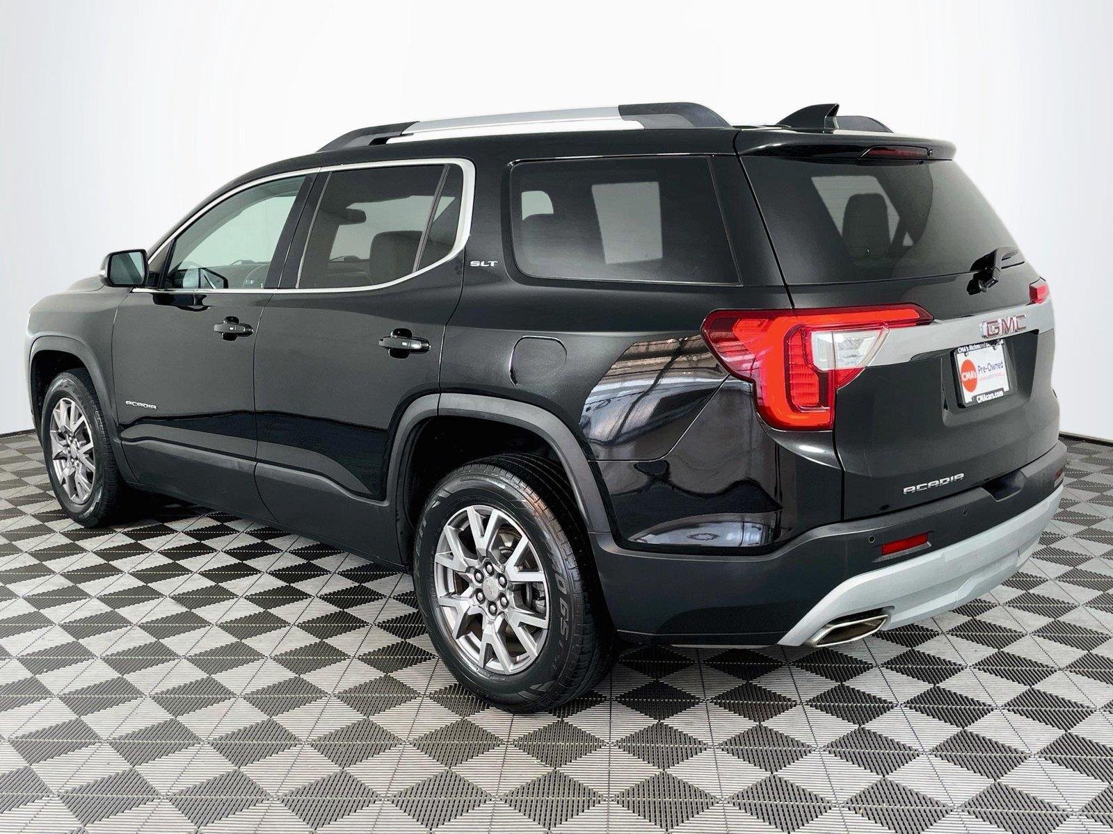 Used 2021 GMC Acadia SLT w/ LPO, Floor Liner Package FWD image 6