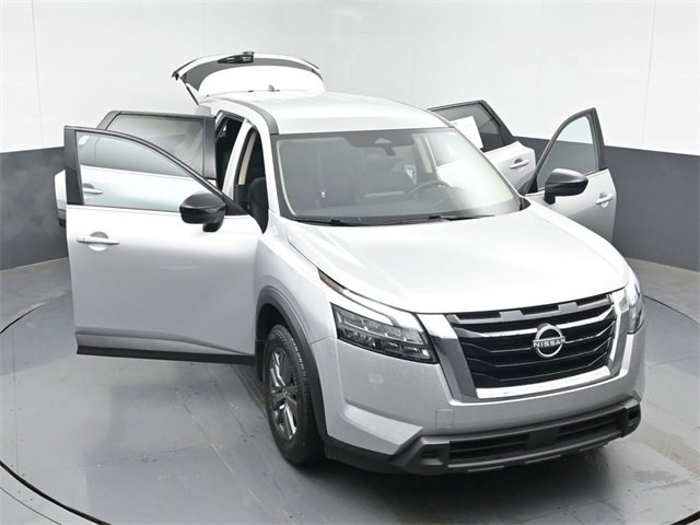 Used 2024 Nissan Pathfinder S image 51