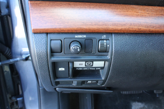 Used 2013 Subaru Outback 2.5i Limited w/ Moonroof Pkg AWD/4WD image 15
