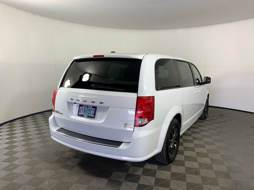 Used 2019 Dodge Grand Caravan GT FWD image 3