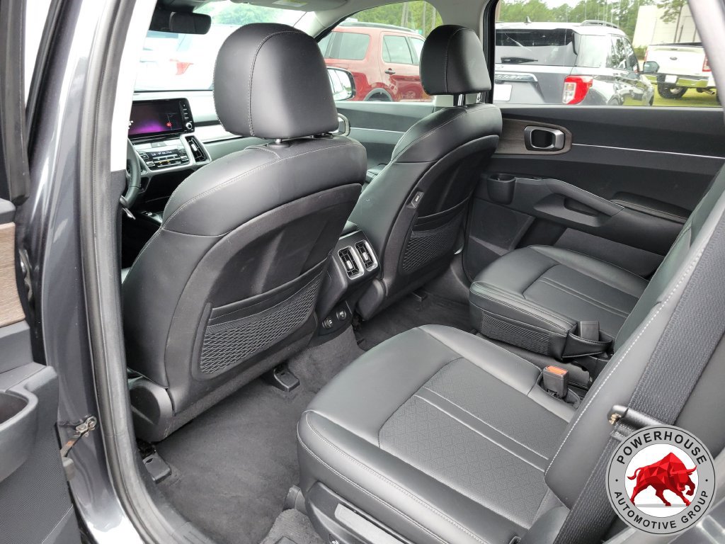 Used 2023 Kia Sorento EX w/ Panoramic Sunroof Package FWD image 16