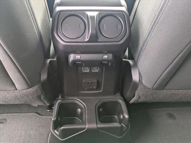Used 2019 Jeep Wrangler Unlimited Sahara image 16