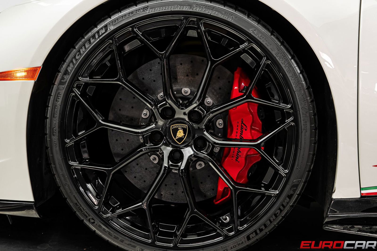 Used 2018 Lamborghini Huracan Performante AWD/4WD image 27