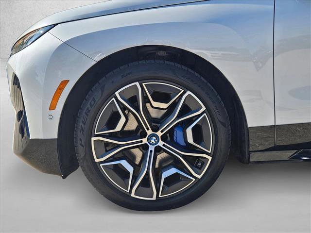 Used 2023 BMW iX xDrive50 w/ Premium Package image 9