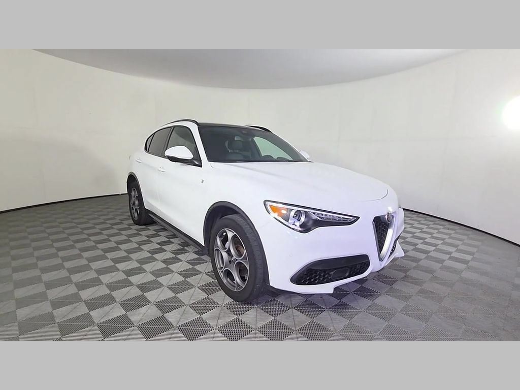 Used 2023 Alfa Romeo Stelvio Ti AWD/4WD image 53