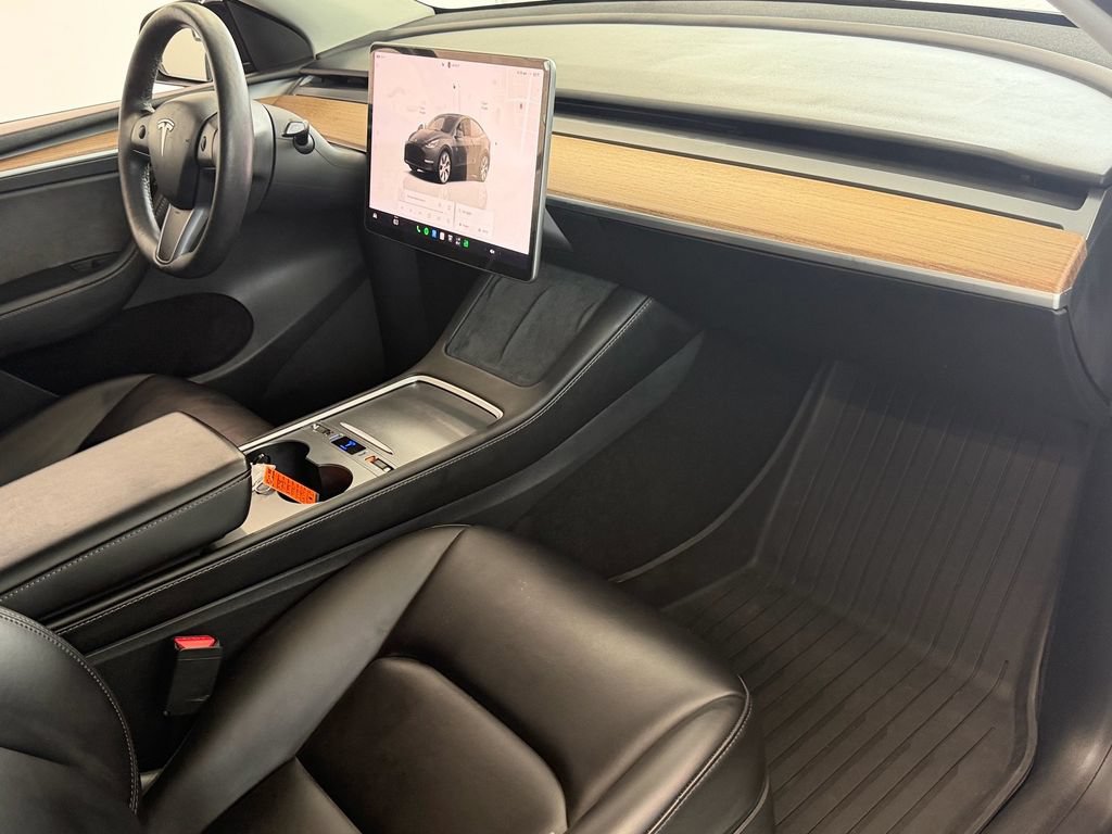 Used 2023 Tesla Model Y 2WD image 14