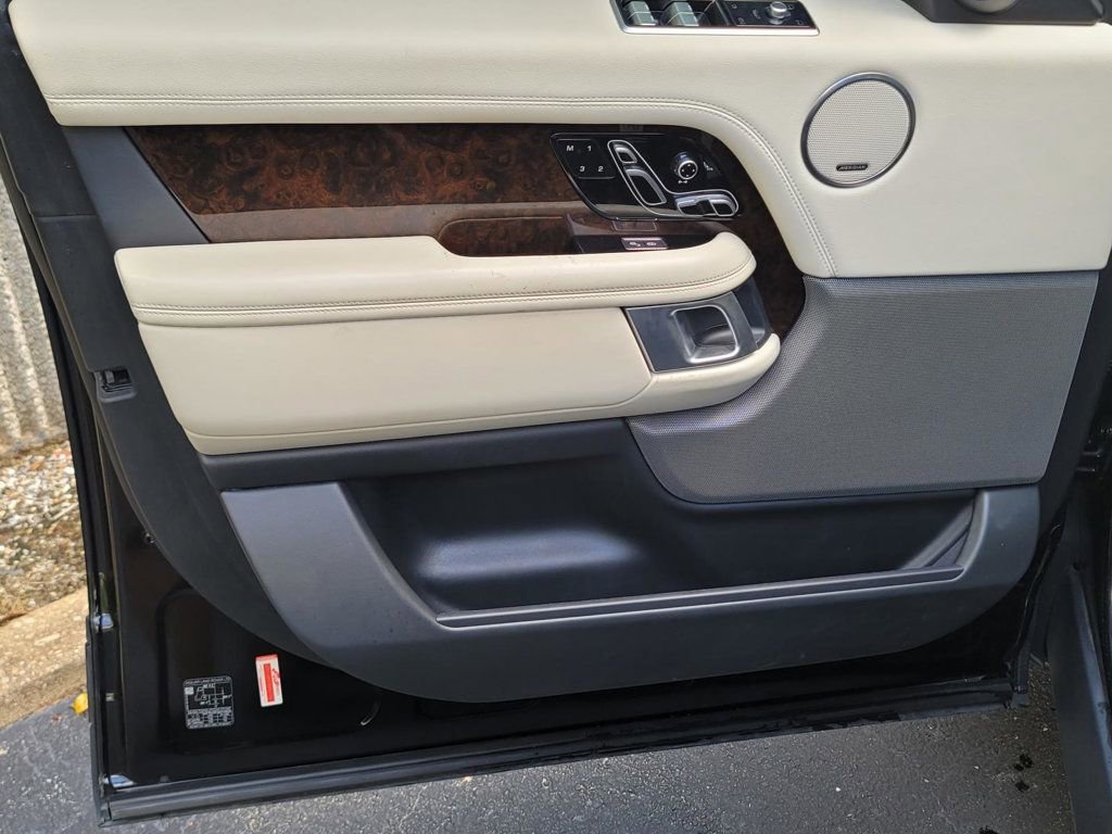 Used 2020 Land Rover Range Rover Long Wheelbase HSE image 46