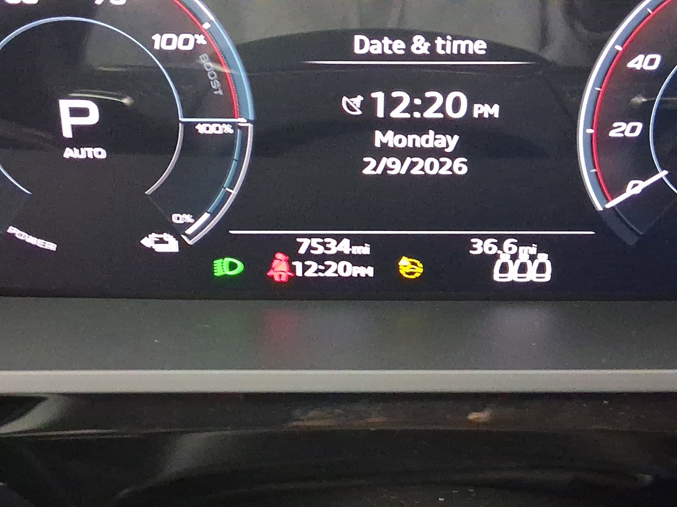 Used 2024 Audi Q8 e-tron Premium Plus w/ Premium Plus Package image 17