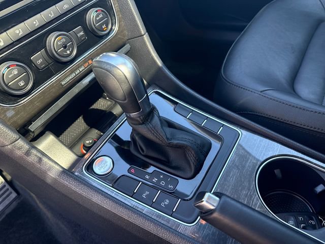 Used 2017 Volkswagen Passat 3.6 SEL Premium image 24