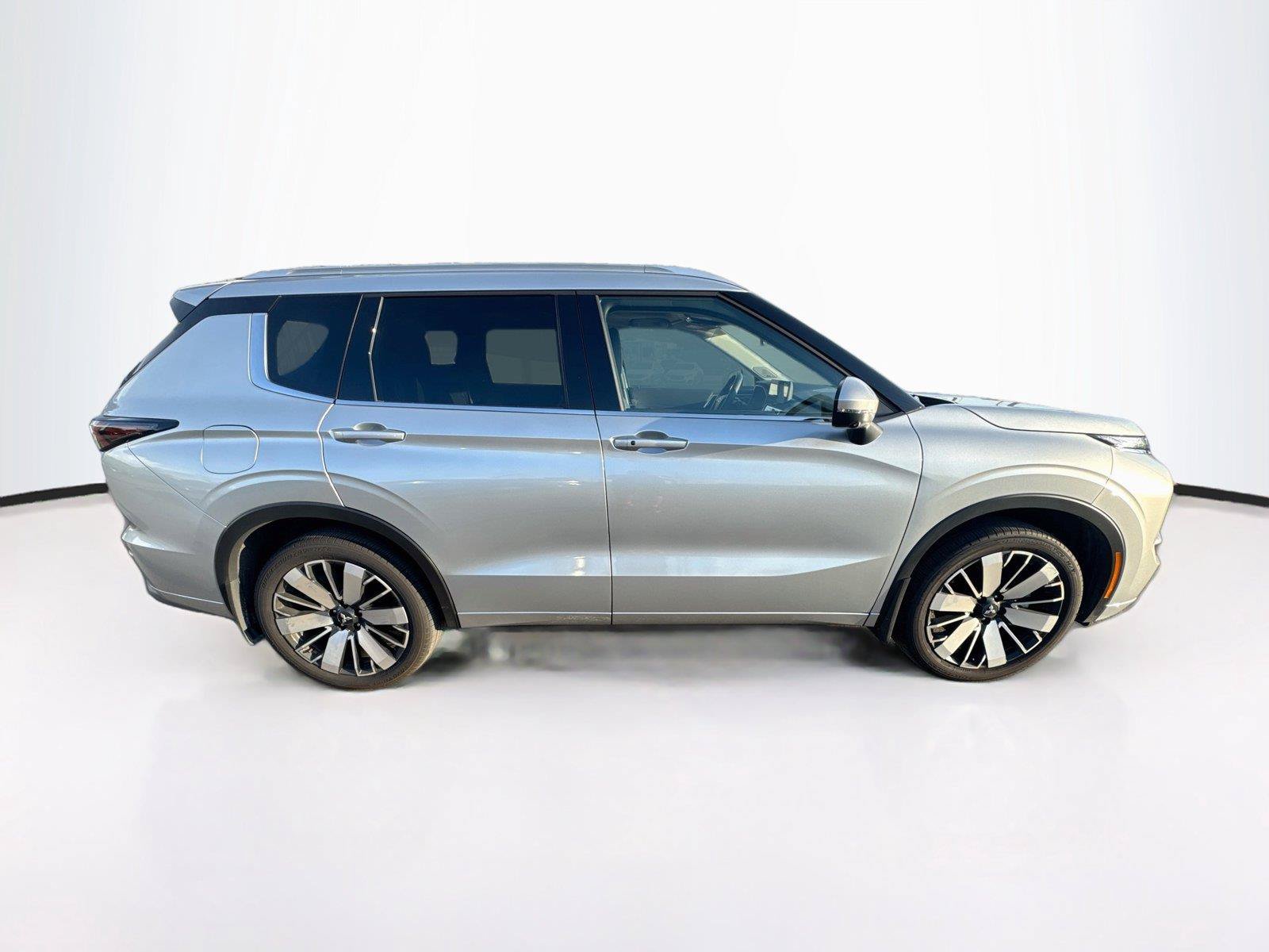 Used 2026 Mitsubishi Outlander SEL FWD image 6
