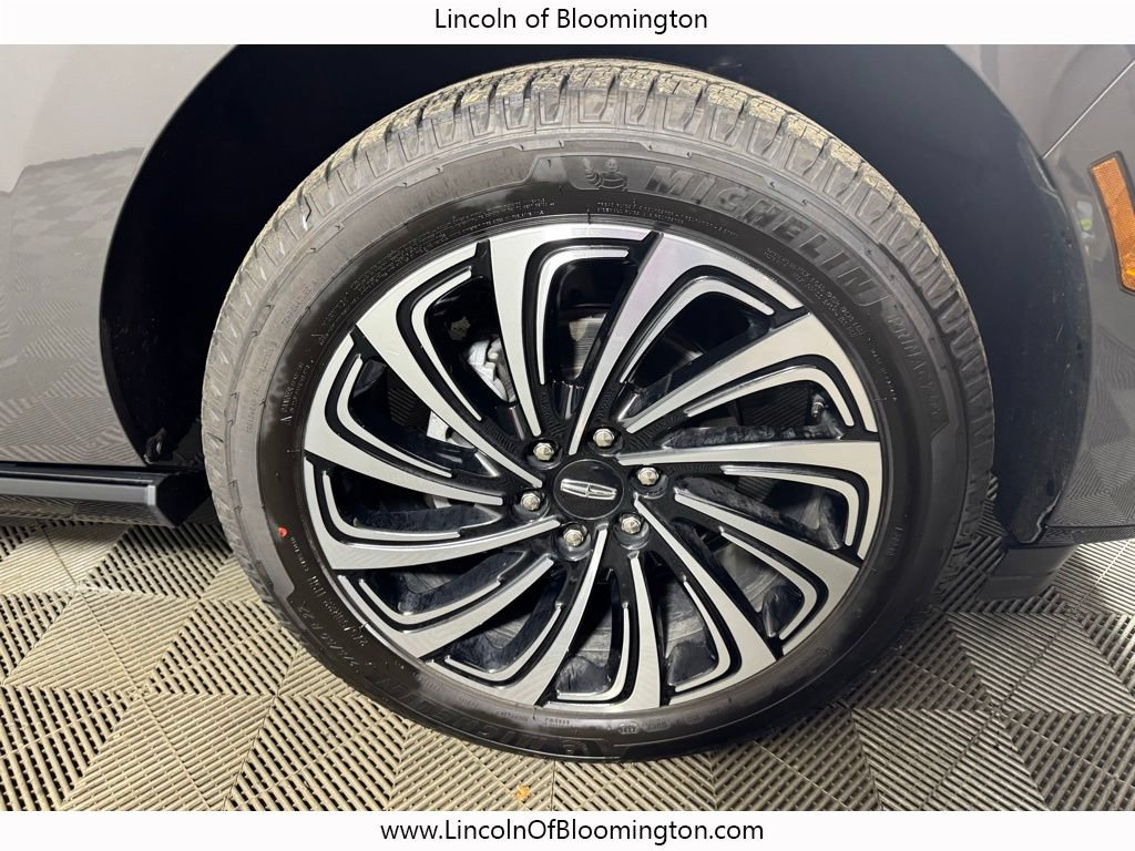 New 2025 Lincoln Navigator L Black Label AWD/4WD image 13