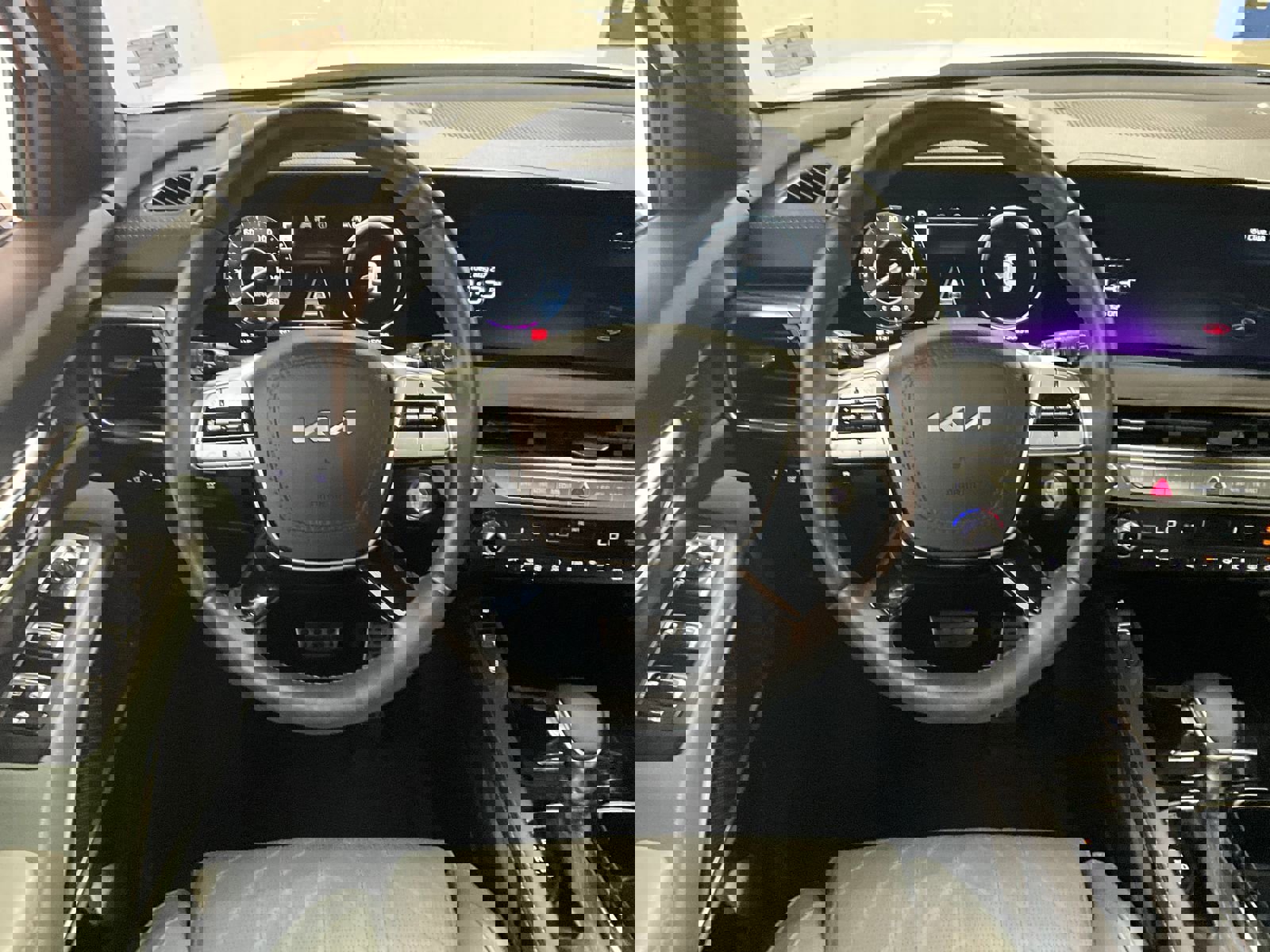 Used 2024 Kia Telluride SX Prestige X-Line image 4