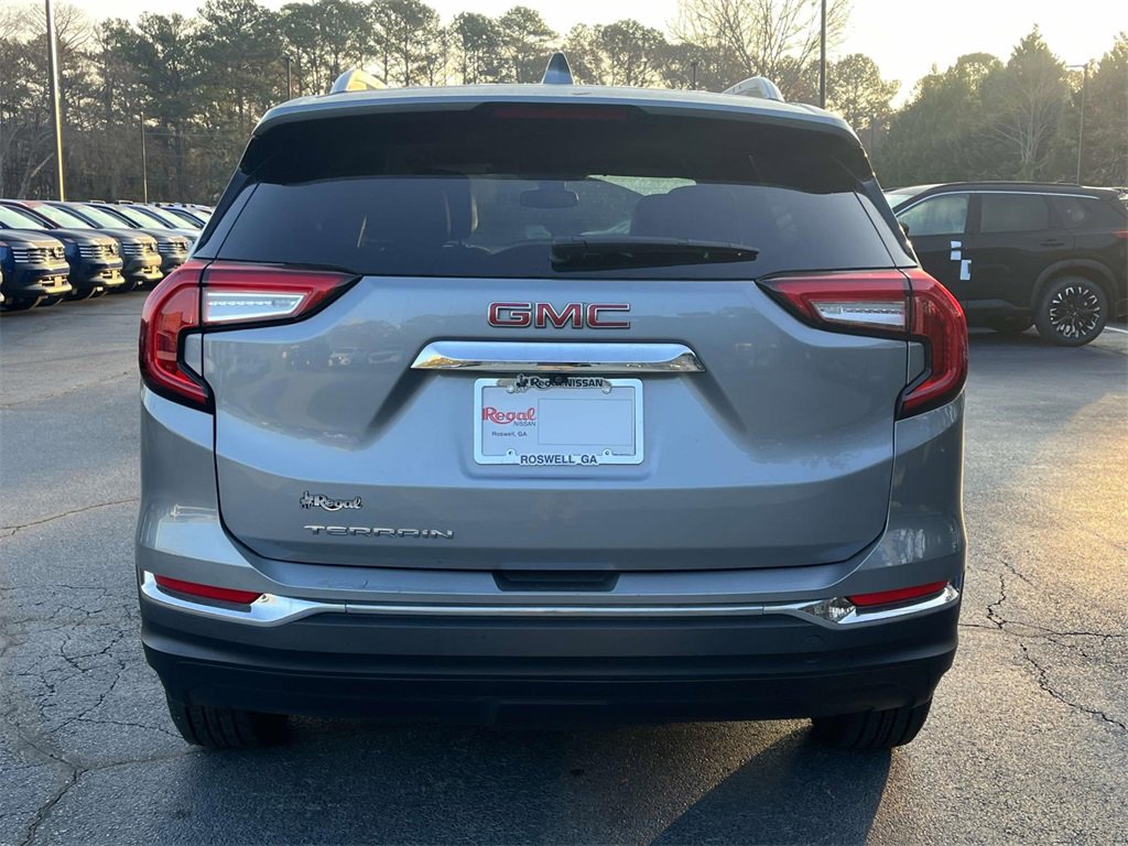 Used 2024 GMC Terrain SLT image 5