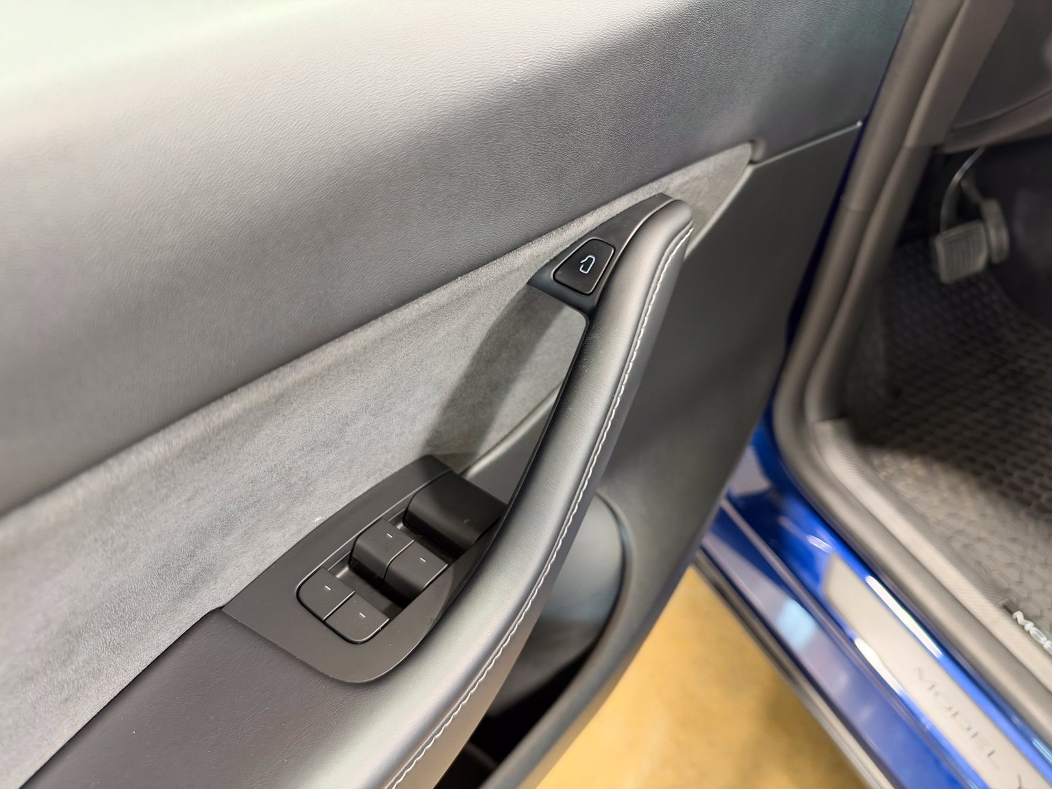 Used 2022 Tesla Model Y Long Range AWD/4WD image 11
