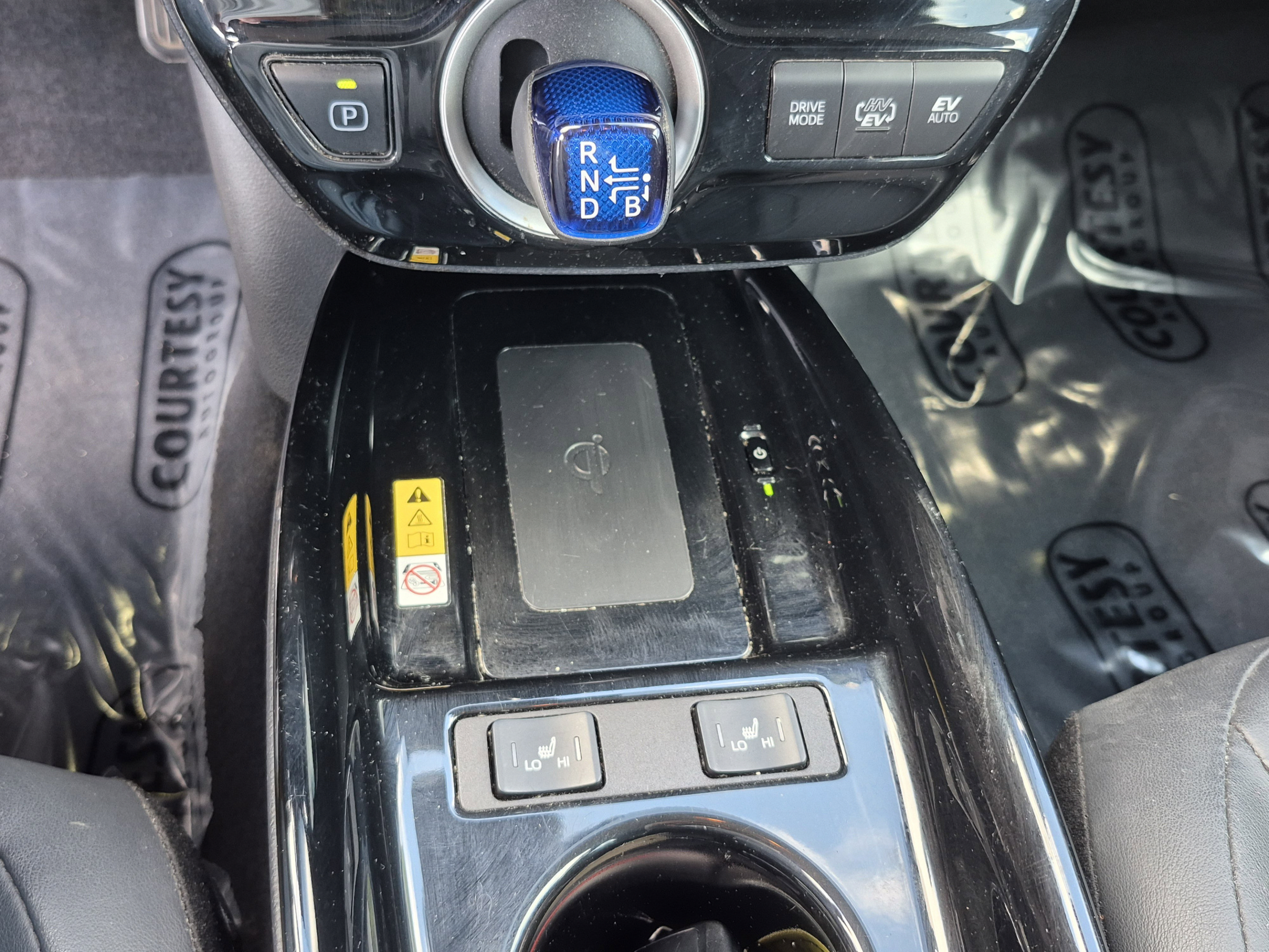 Used 2022 Toyota Prius Prime Limited FWD image 28