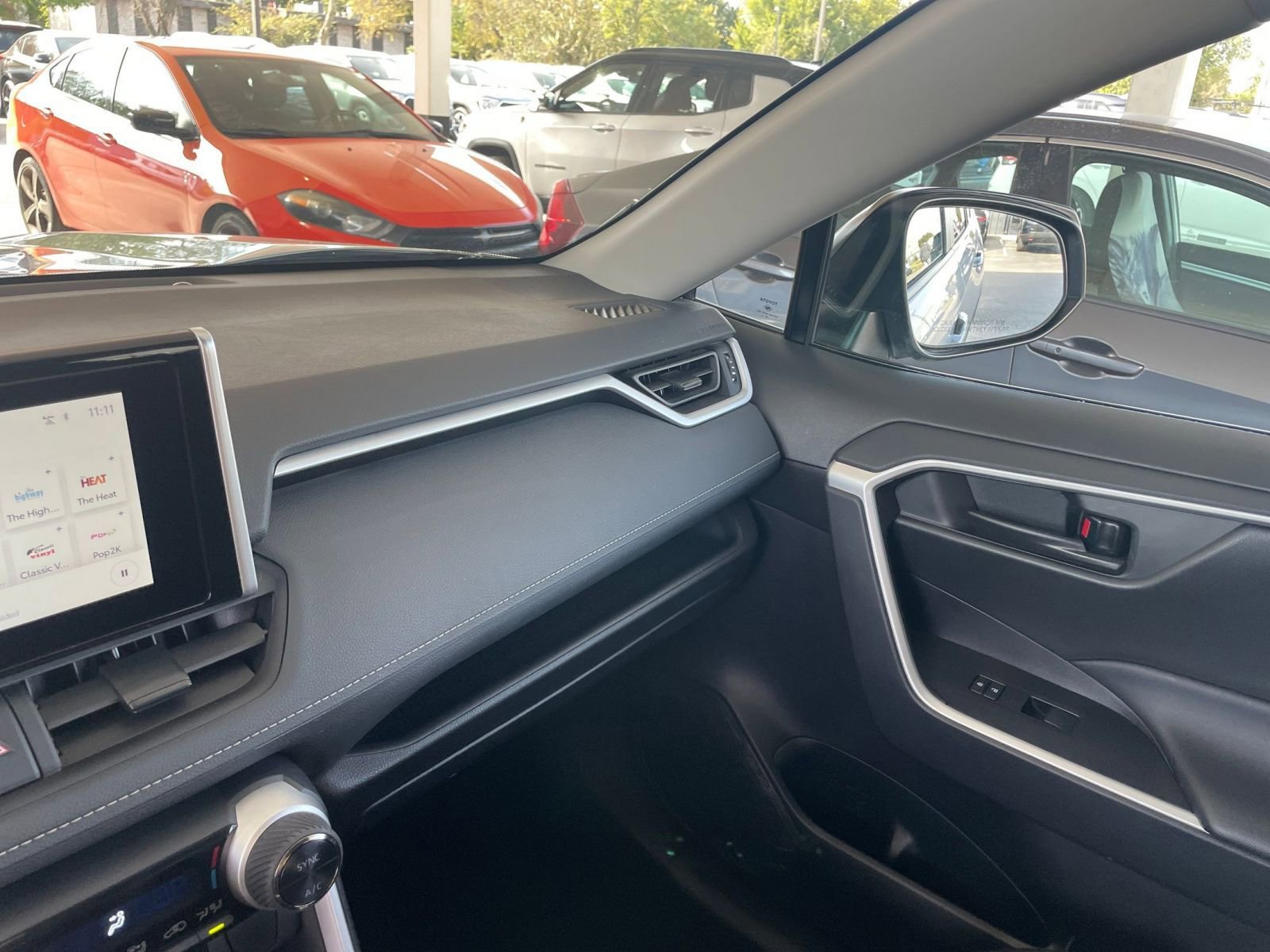 Used 2025 Toyota RAV4 LE image 34