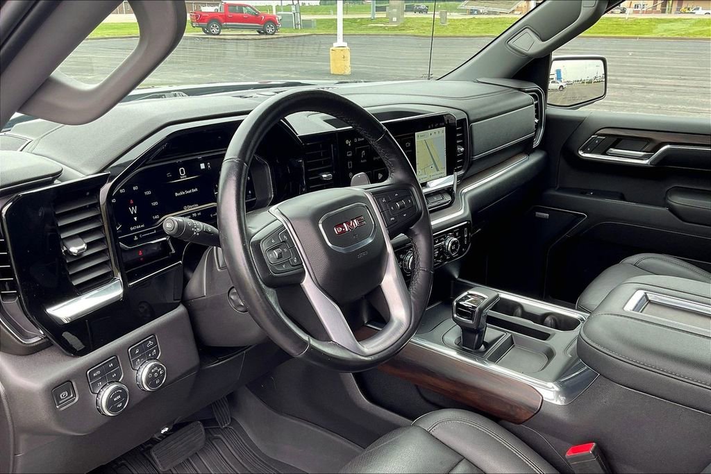 Used 2022 GMC Sierra 1500 SLT w/ SLT Premium Plus Package AWD/4WD image 29