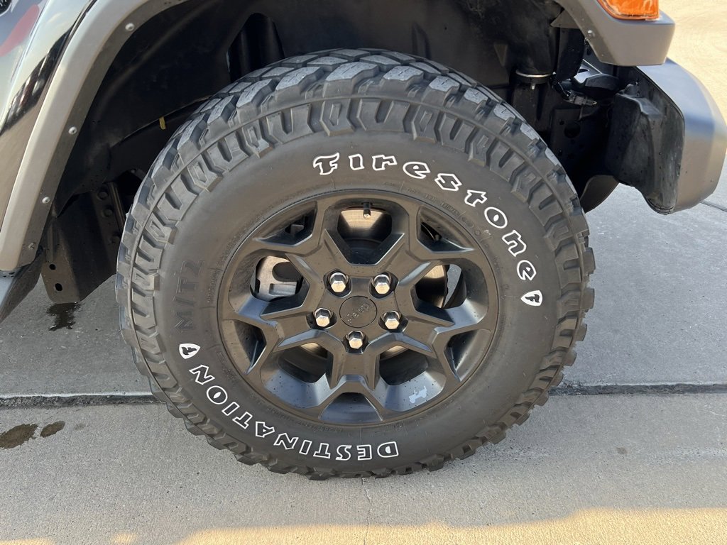 Used 2023 Jeep Gladiator Sport image 10