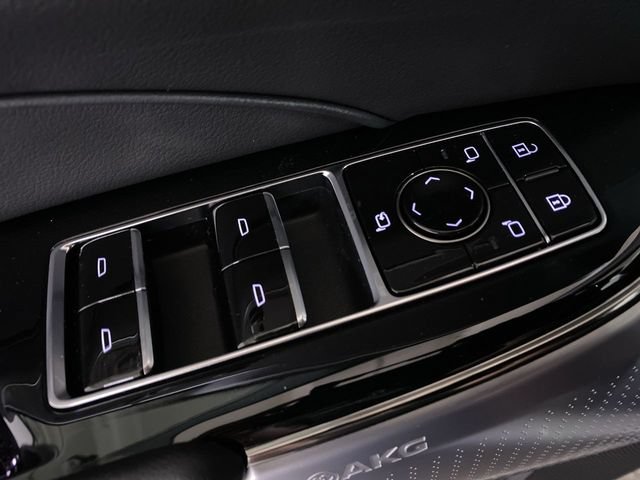 New 2025 Cadillac Lyriq Sport AWD/4WD image 18