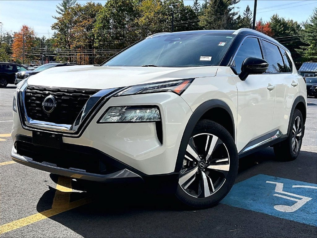 Used 2023 Nissan Rogue SL AWD/4WD image 3