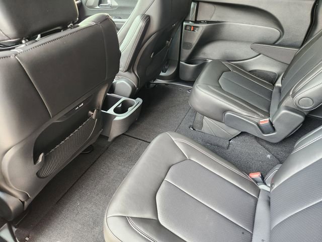 New 2026 Chrysler Pacifica Select AWD/4WD image 21