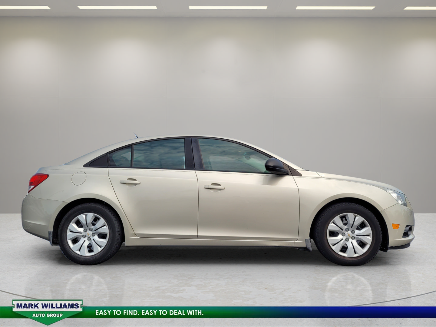 Used 2014 Chevrolet Cruze LS FWD image 2