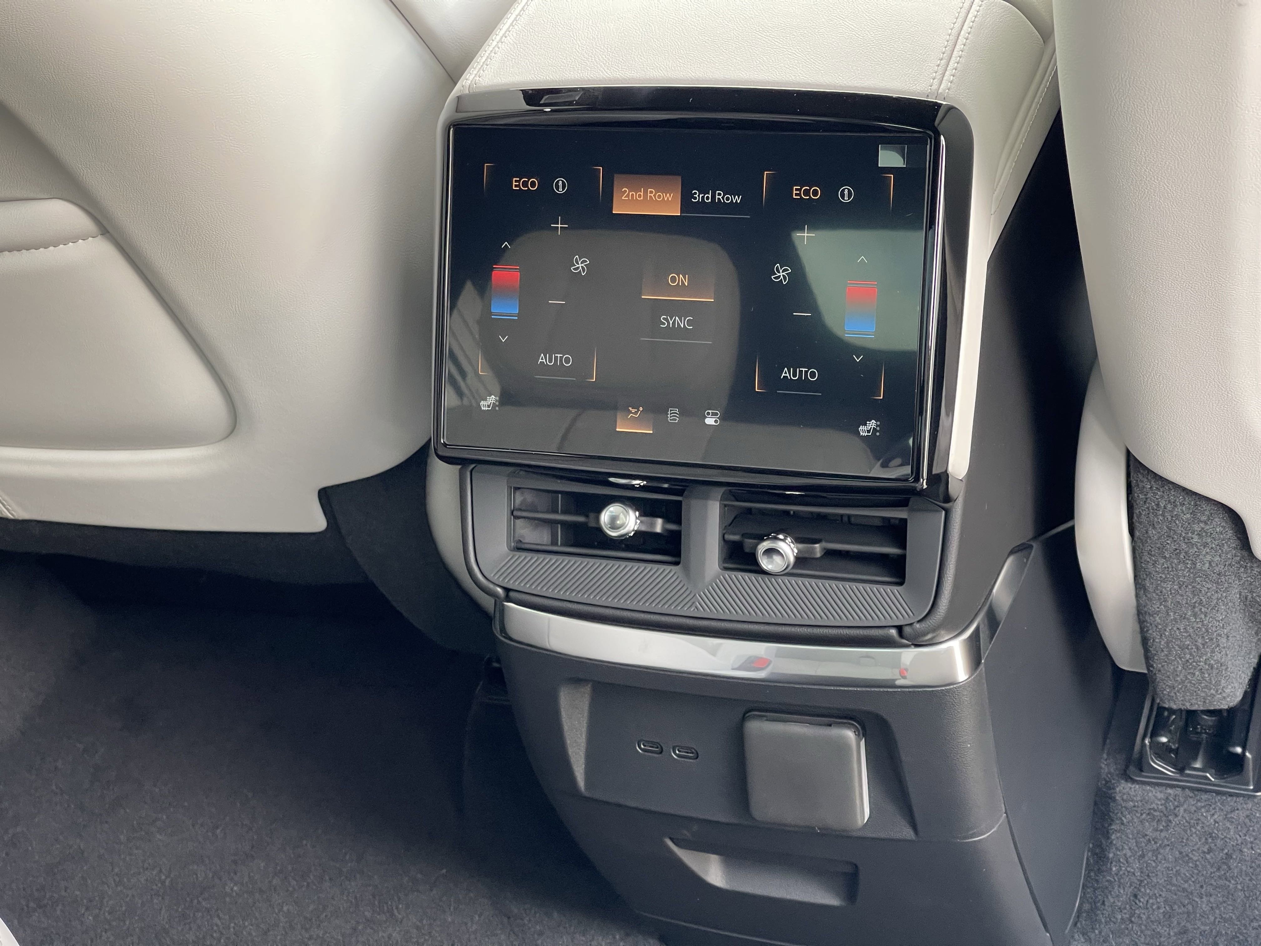 New 2026 Cadillac Vistiq Sport image 15