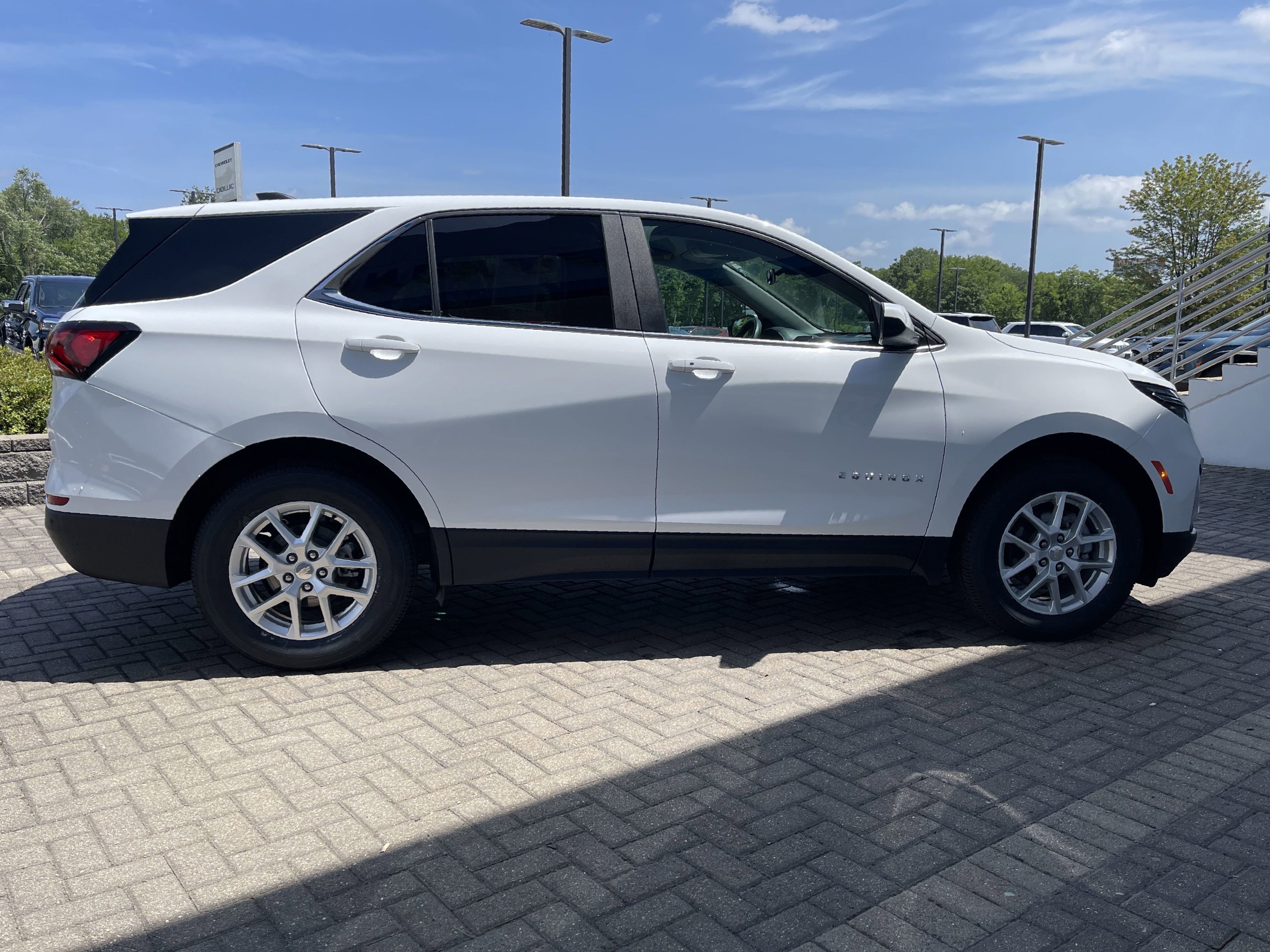 Used 2023 Chevrolet Equinox LT image 6