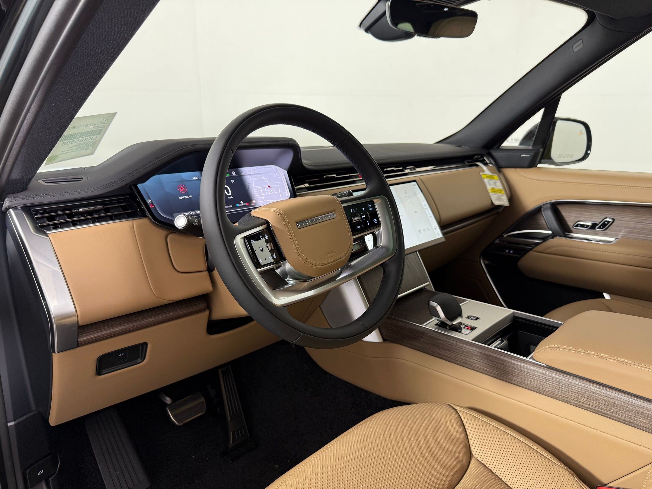 New 2026 Land Rover Range Rover Long Wheelbase SE AWD/4WD image 4