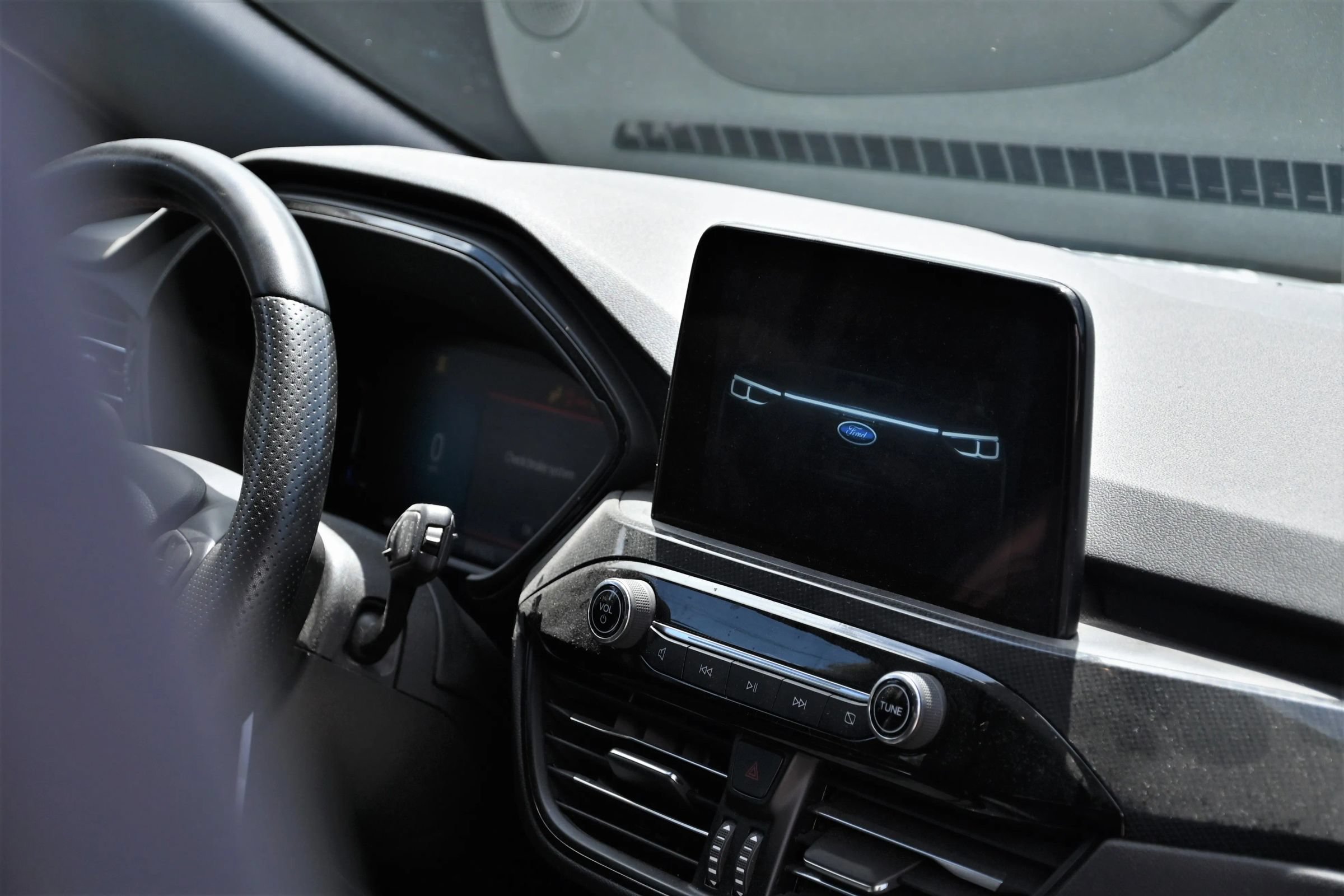 Used 2023 Ford Escape ST-Line w/ Cold Weather Package FWD image 9
