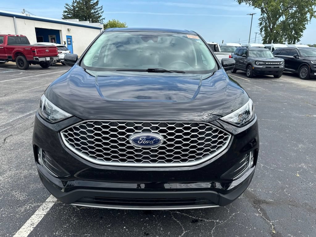 Certified 2024 Ford Edge SEL w/ Convenience Package AWD/4WD image 9