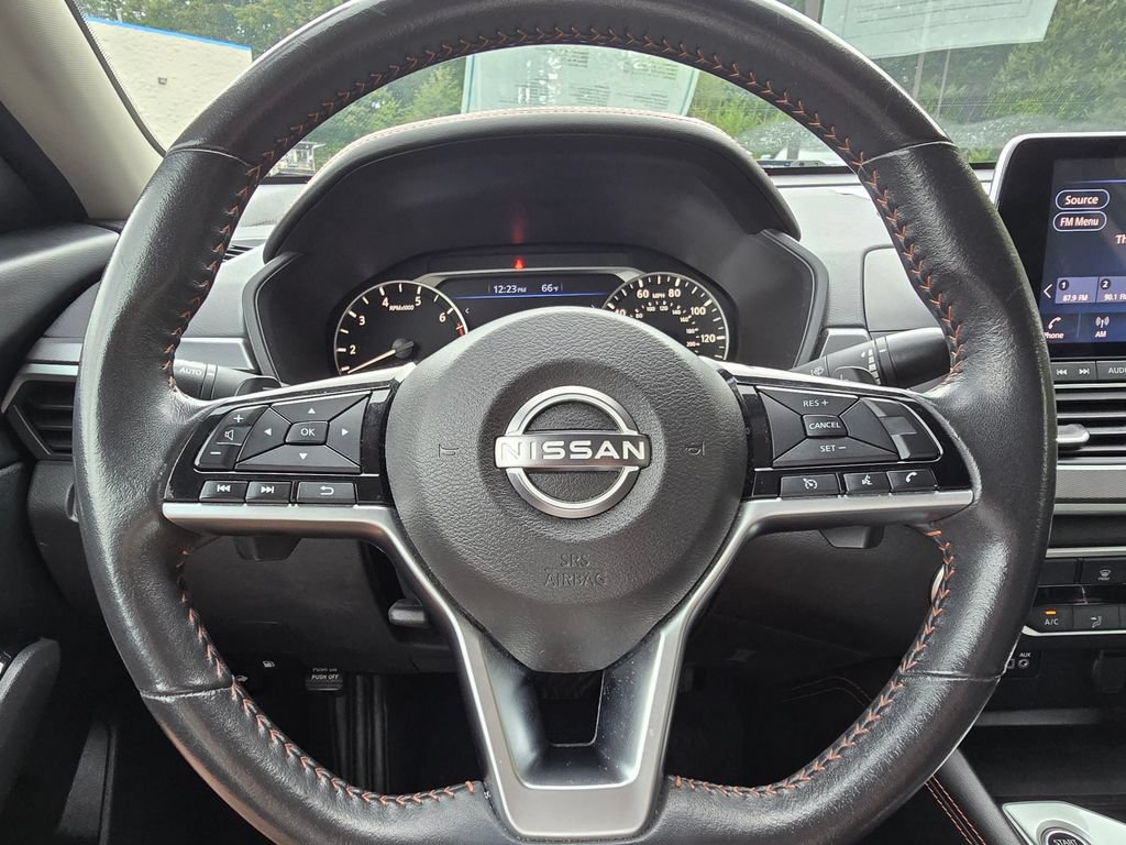 Used 2024 Nissan Altima 2.5 SR FWD image 16
