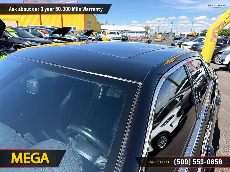 Used 2017 Chrysler 300 Limited w/ Value Package RWD image 15