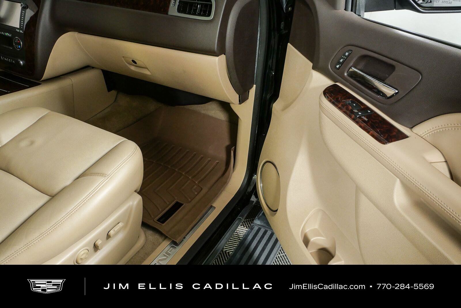 Used 2014 GMC Yukon XL Denali RWD image 23
