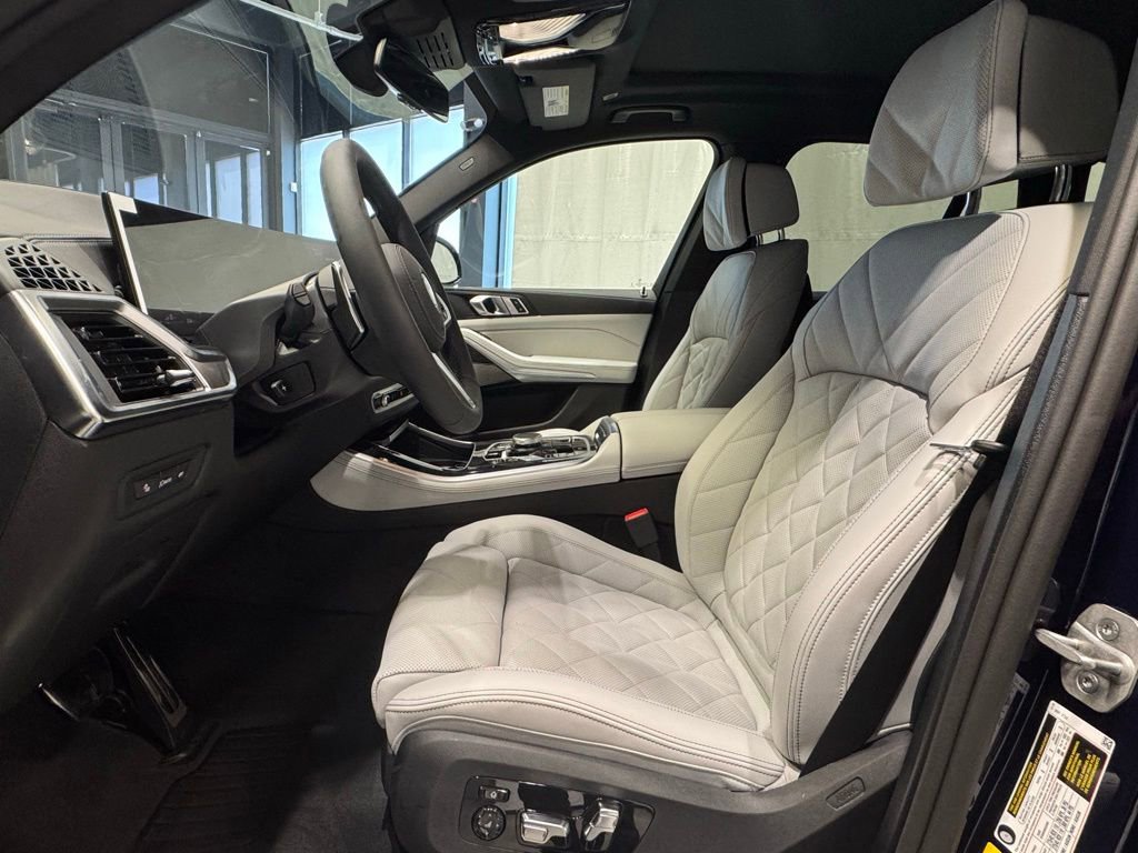 Used 2026 BMW X5 xDrive50e w/ M Sport Package image 16