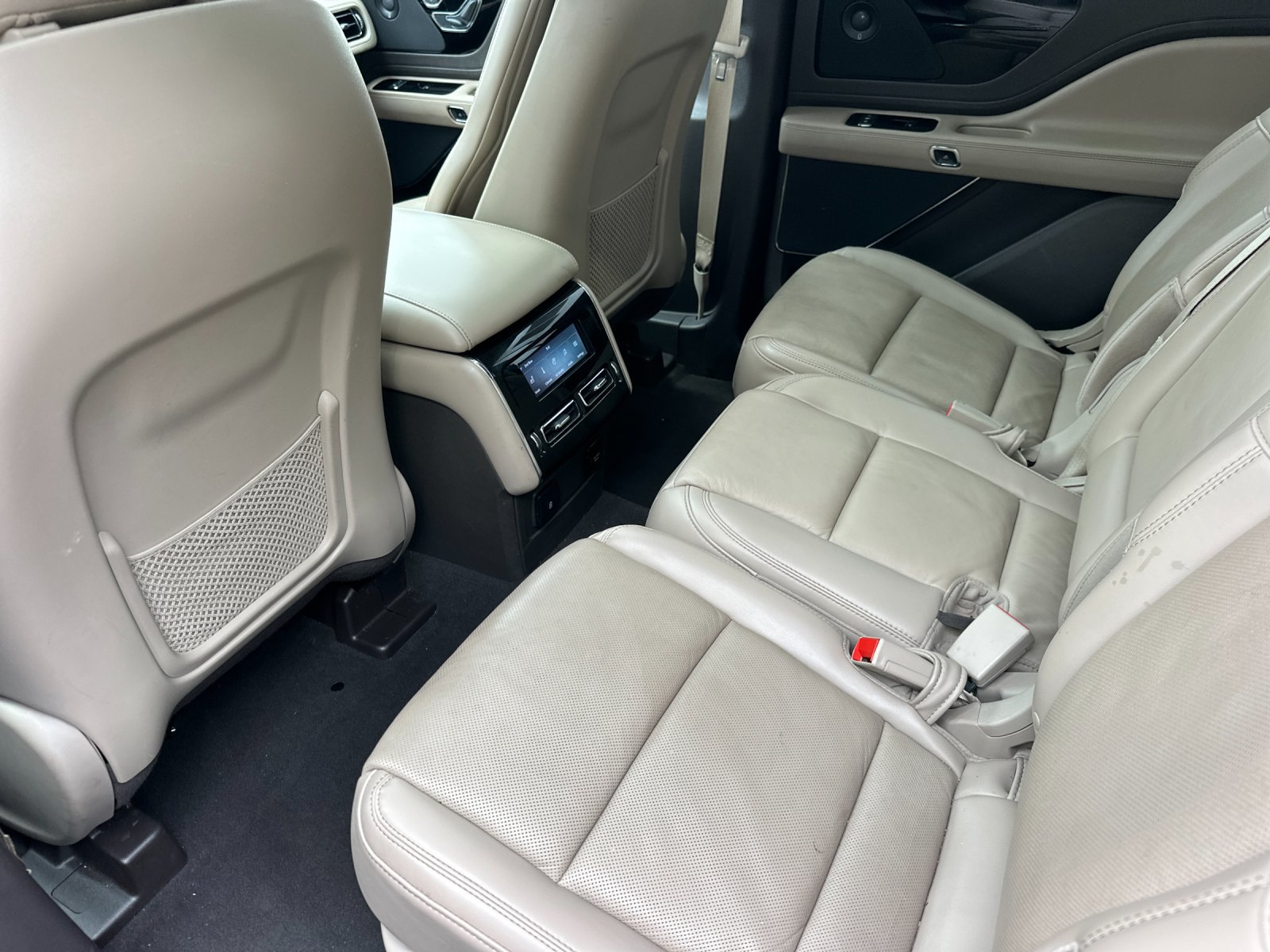 Certified 2022 Lincoln Aviator Grand Touring w/ Elements Package Plus AWD/4WD image 11