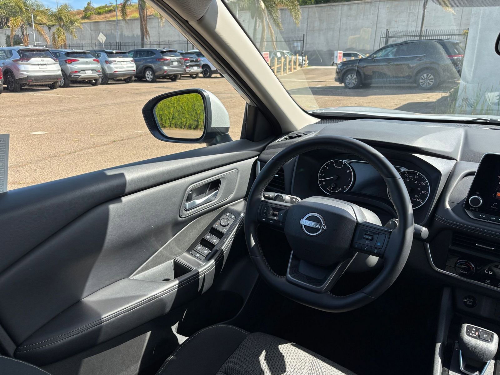 Used 2025 Nissan Rogue SV FWD image 36