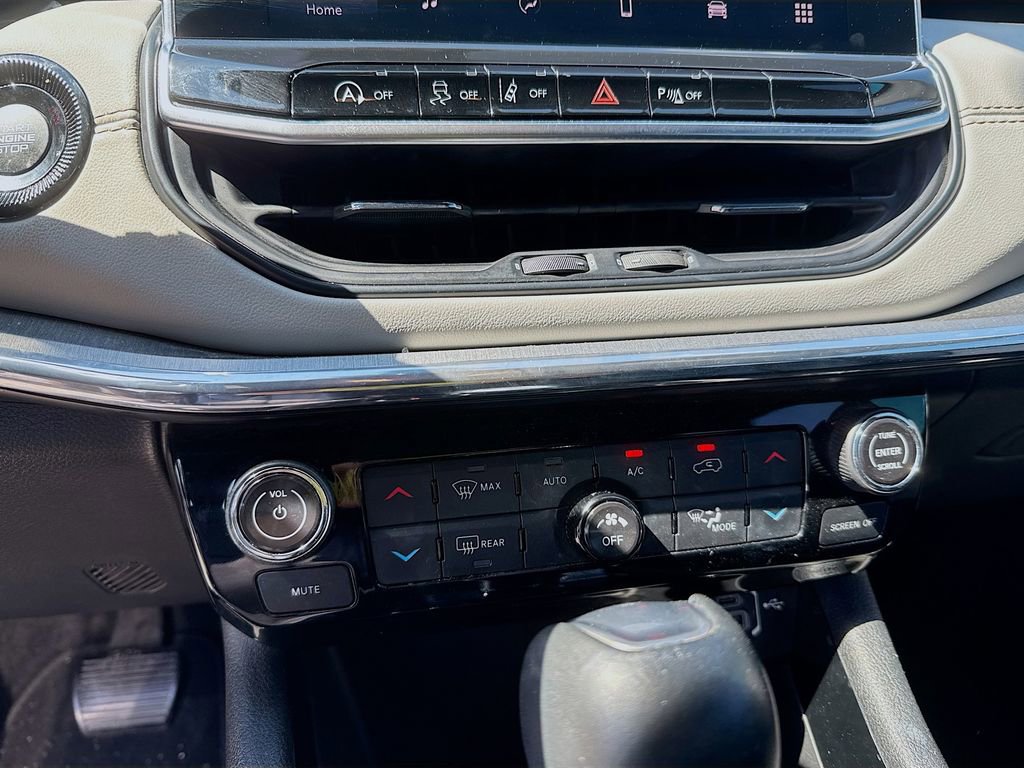 Used 2024 Jeep Compass Limited AWD/4WD image 18