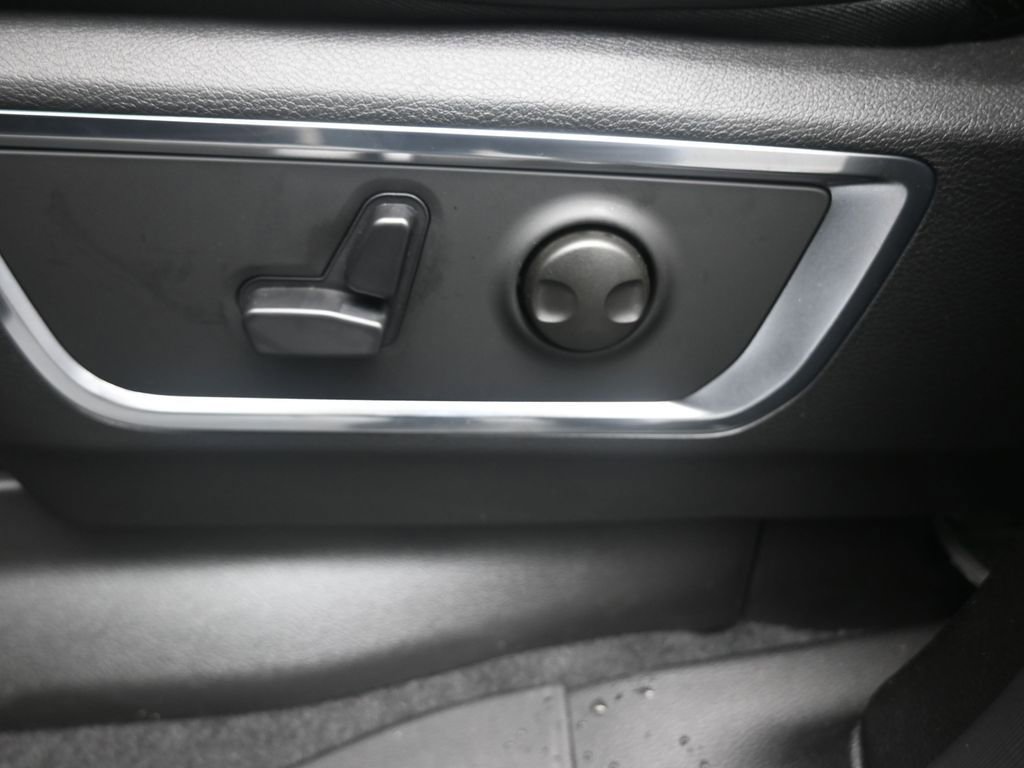 New 2026 RAM 1500 Laramie w/ Sport Appearance Package AWD/4WD image 31