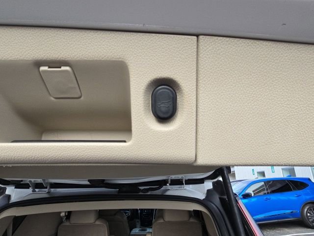 Used 2016 Cadillac Escalade Luxury image 10