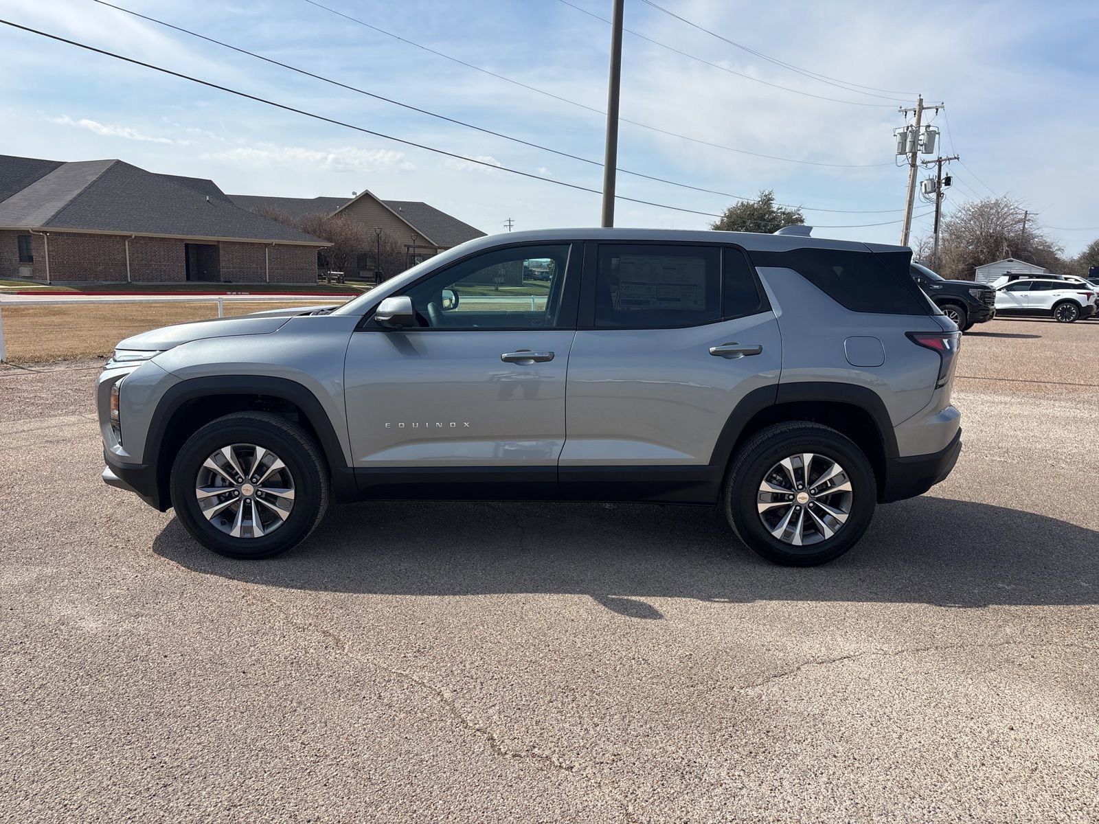 New 2026 Chevrolet Equinox LT w/ Convenience Package II image 2