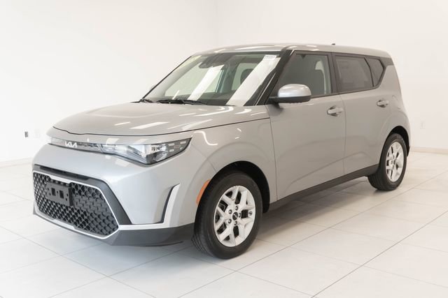 Used 2025 Kia Soul LX w/ LX Technology Package FWD image 6