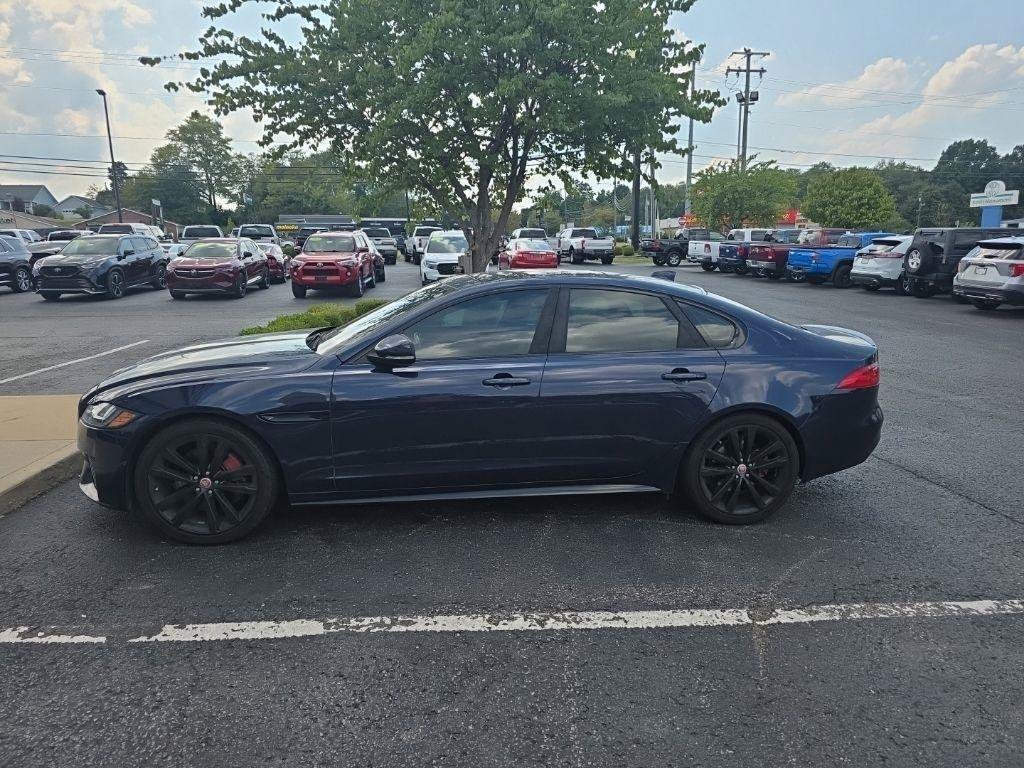 Used 2018 Jaguar XF S RWD image 3