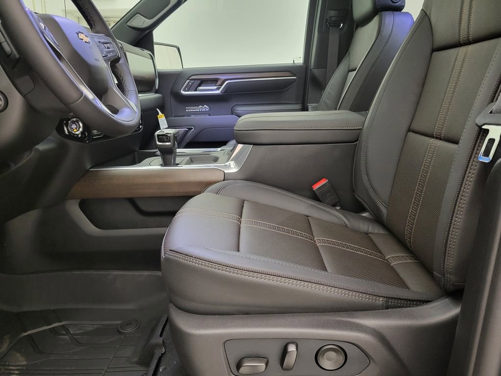 New 2026 Chevrolet Silverado 1500 High Country image 3