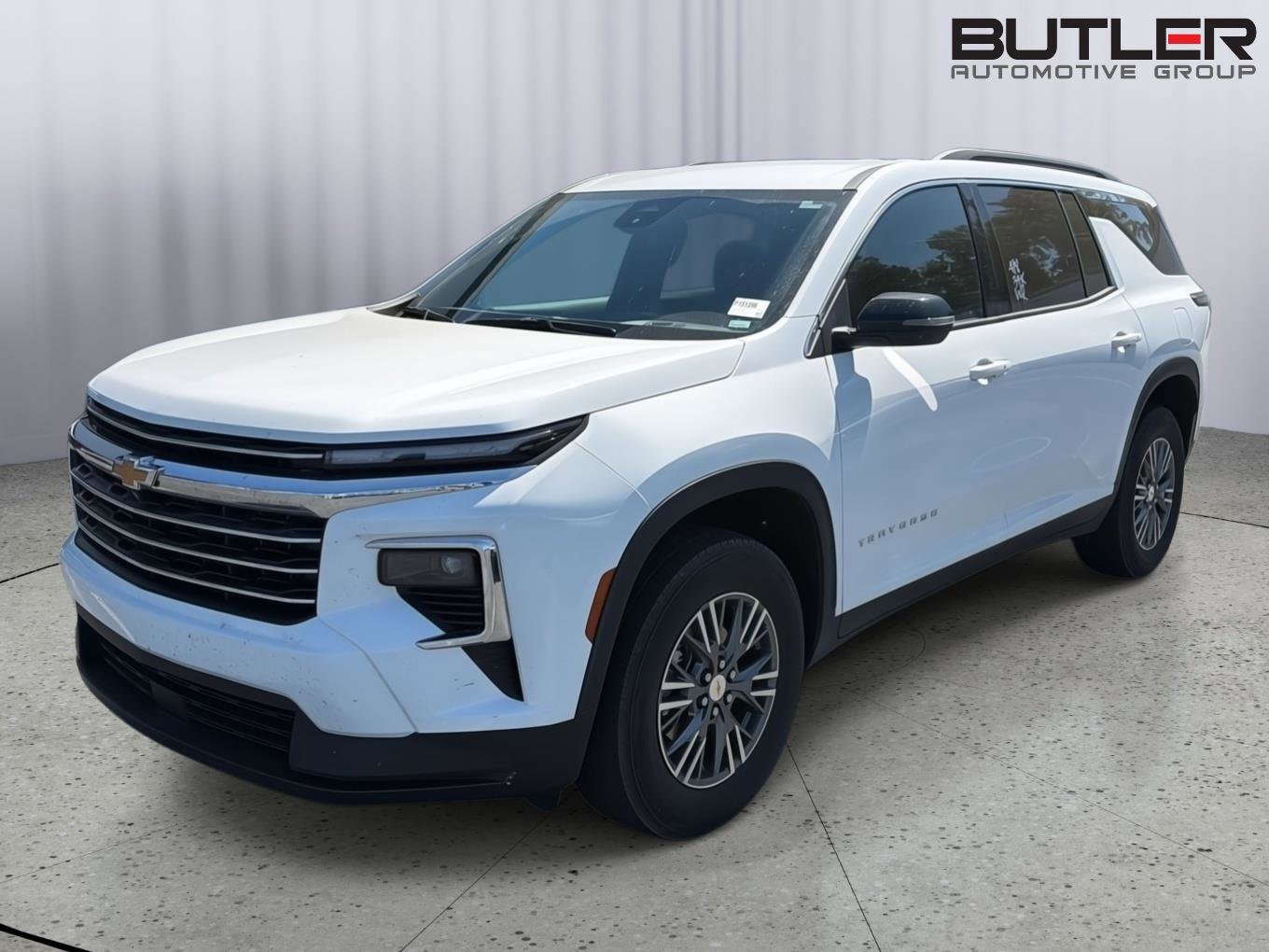 Used 2025 Chevrolet Traverse LT AWD/4WD image 2