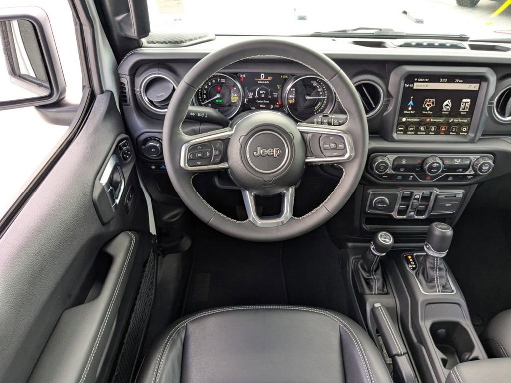 Used 2023 Jeep Wrangler Unlimited Sahara AWD/4WD image 16