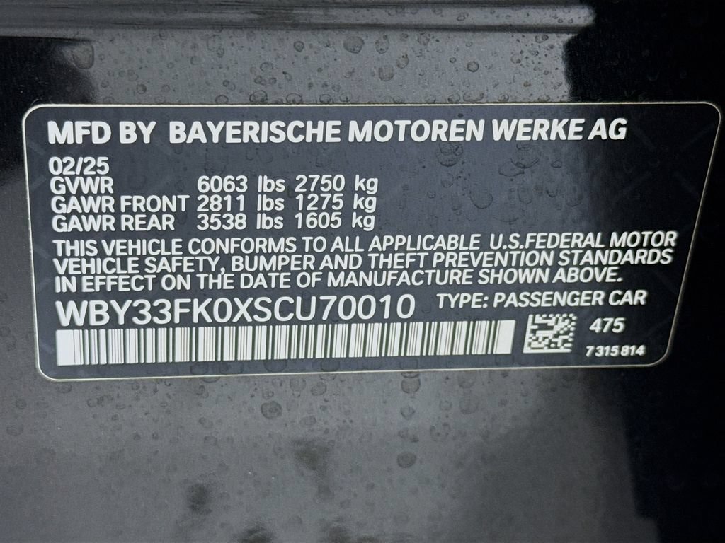Used 2025 BMW i5 eDrive40i w/ Premium Package RWD image 35