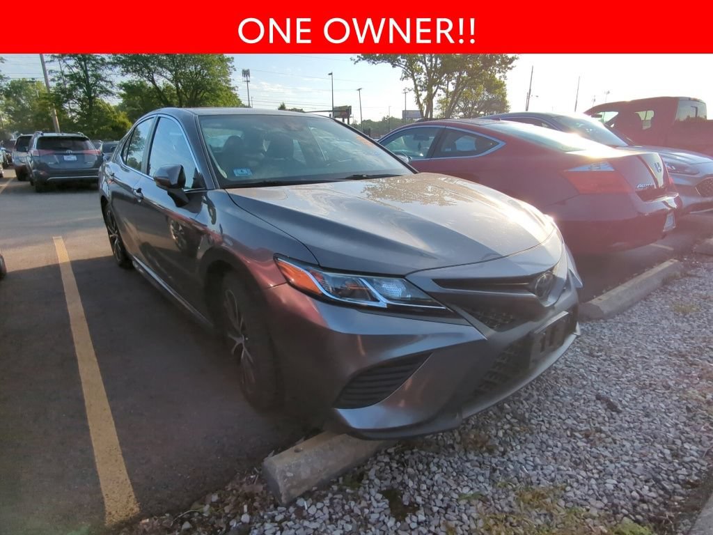 Used 2019 Toyota Camry SE FWD image 3