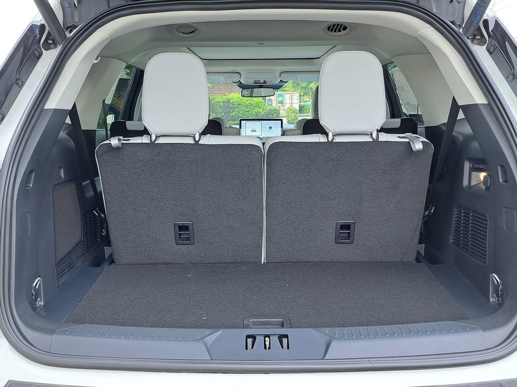 New 2026 Ford Explorer Platinum w/ LUX Leather Package AWD/4WD image 16
