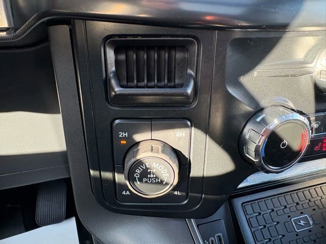 Used 2025 Ford F150 Lariat w/ Equipment Group 502A High image 30